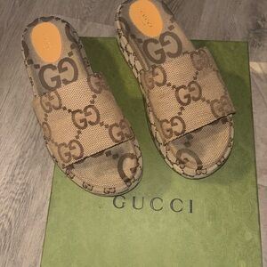 Gucci Tan and Brown Sandals